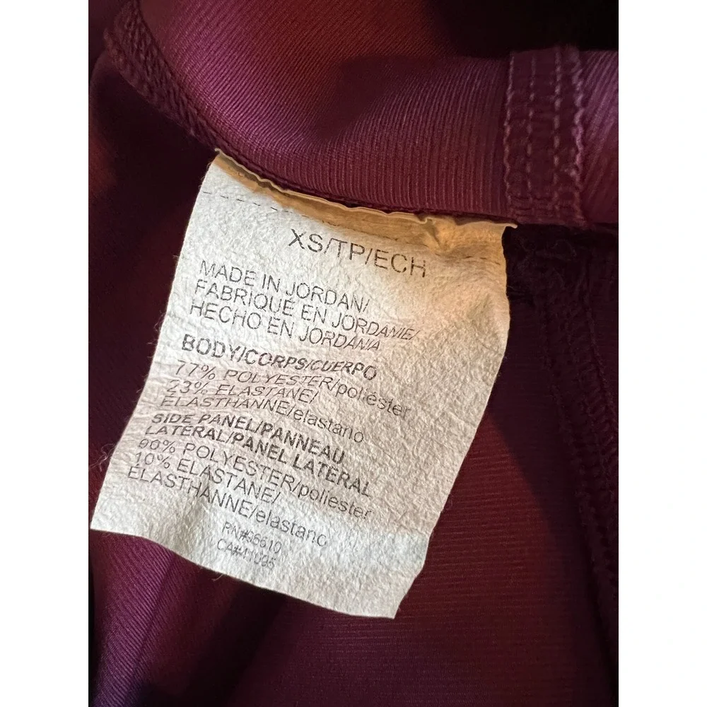 Under Armor Rush HeatGear Bike Short Burgundy Athleisure Ribbed Pocket Womens XS
